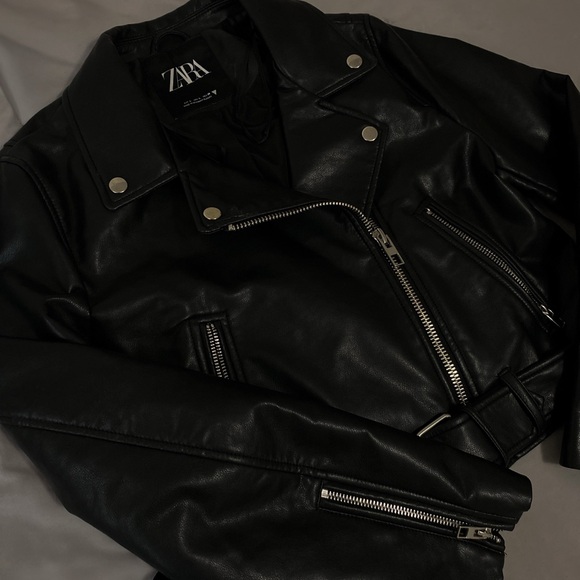 Zara Women's Black Leather Biker Jacket - Picture 3 of 4